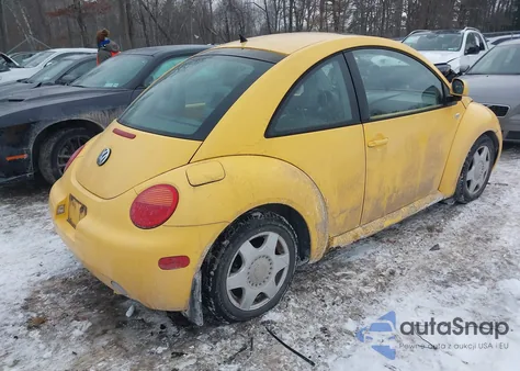2000 Volkswagen New Beetle Gls 1.8L Turbo from USA, damaged, VIN 3VWCD21C9YM485489